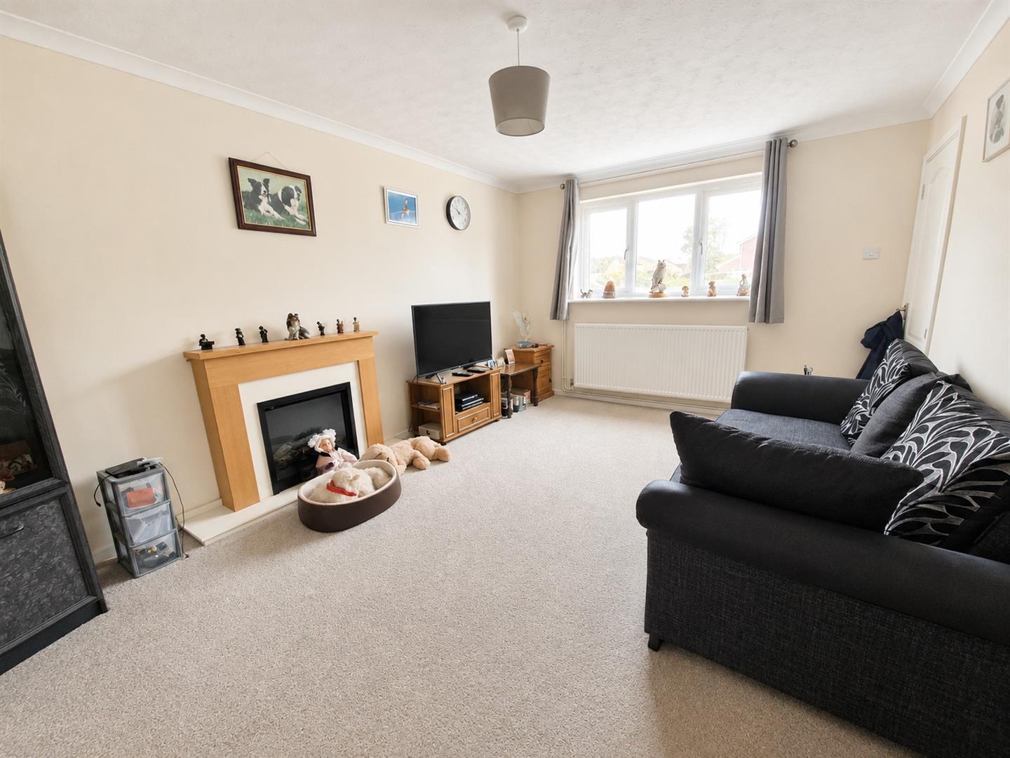2 bed property in Ellison Close, Wellingborough